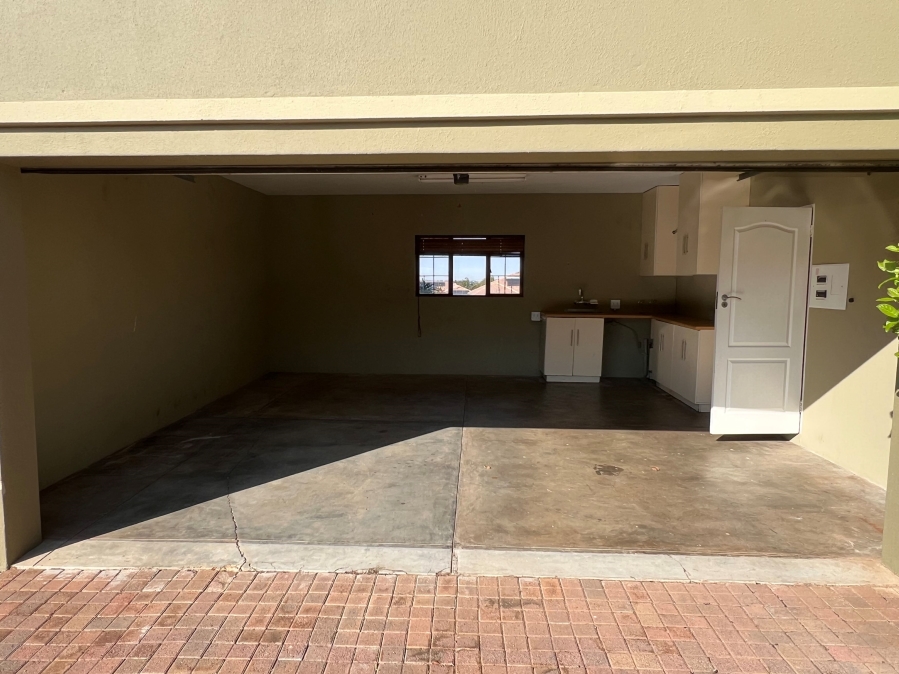 To Let 3 Bedroom Property for Rent in Wilkoppies North West
